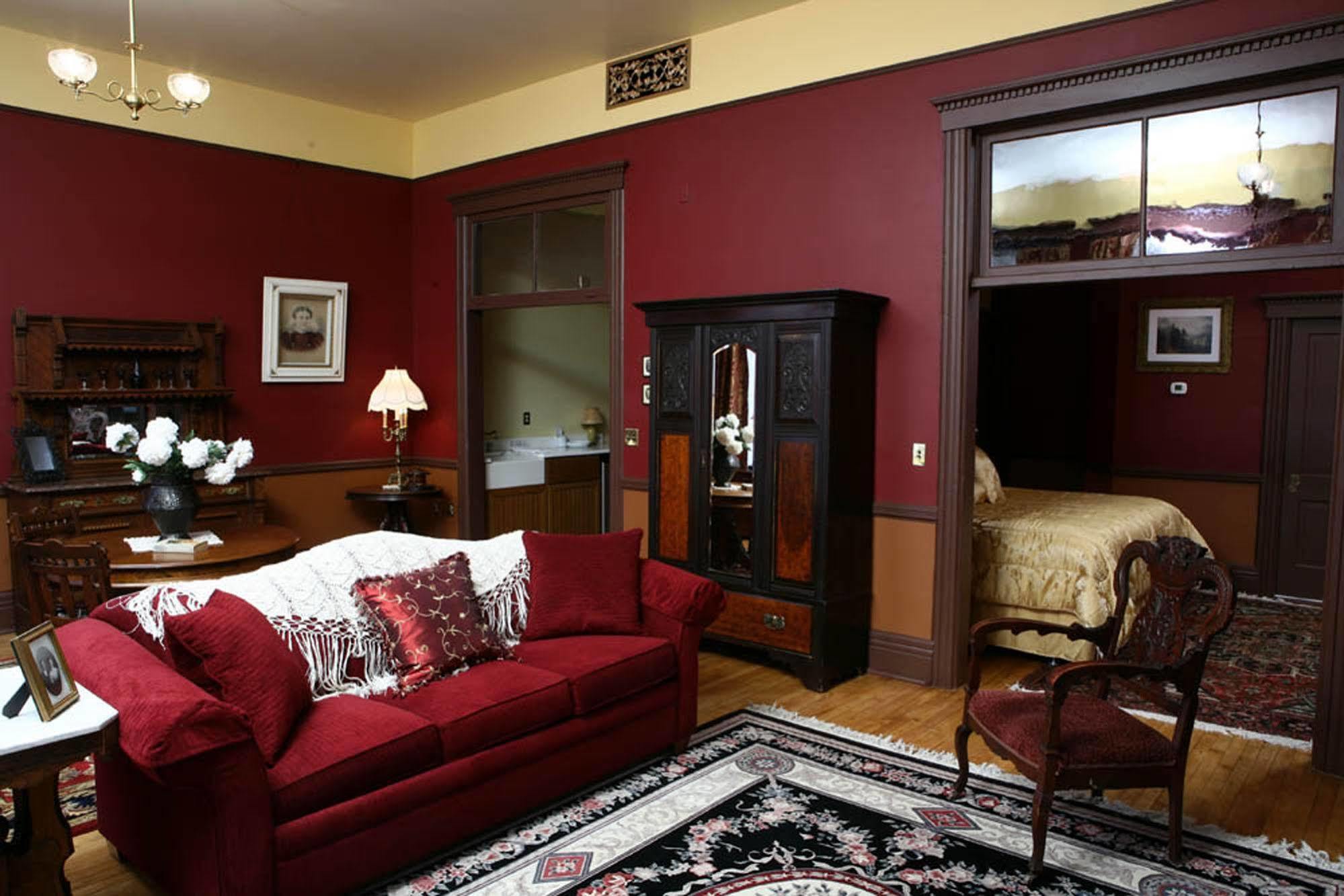Martin & Mason Hotel Deadwood