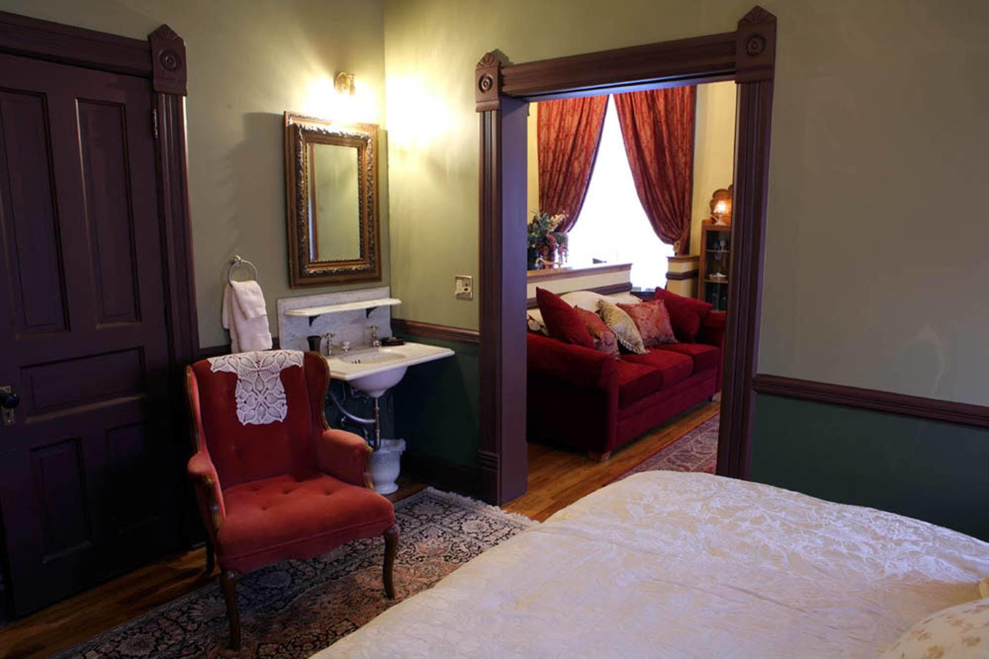 Hotel Martin & Mason
